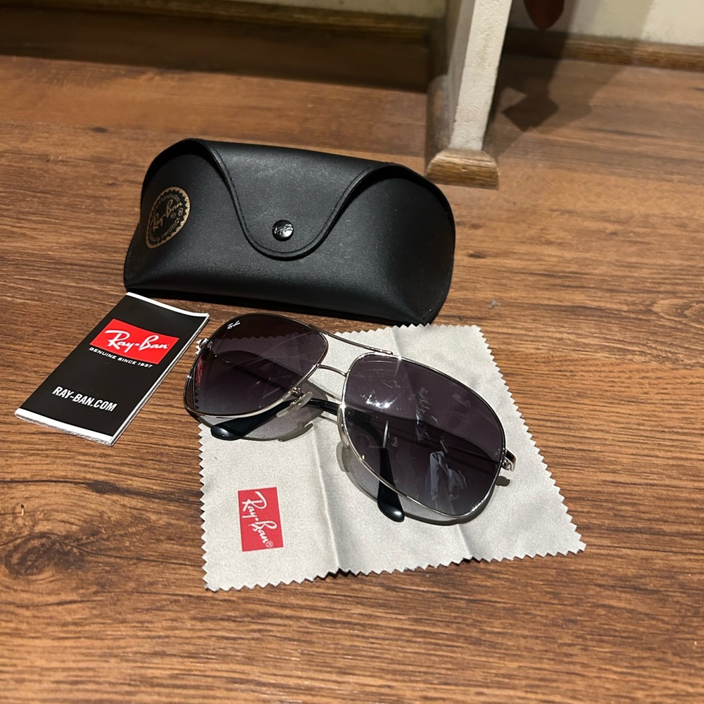 Ray-Ban Pilot 3267 sunglasses silver frames with gray gradient tinted lenses - Picture 2 of 16
